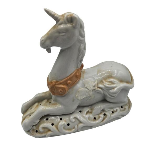 Vintage 1981 Avon The Tapestry Collection Unicorn Figurine Incense Holder - Picture 1 of 6